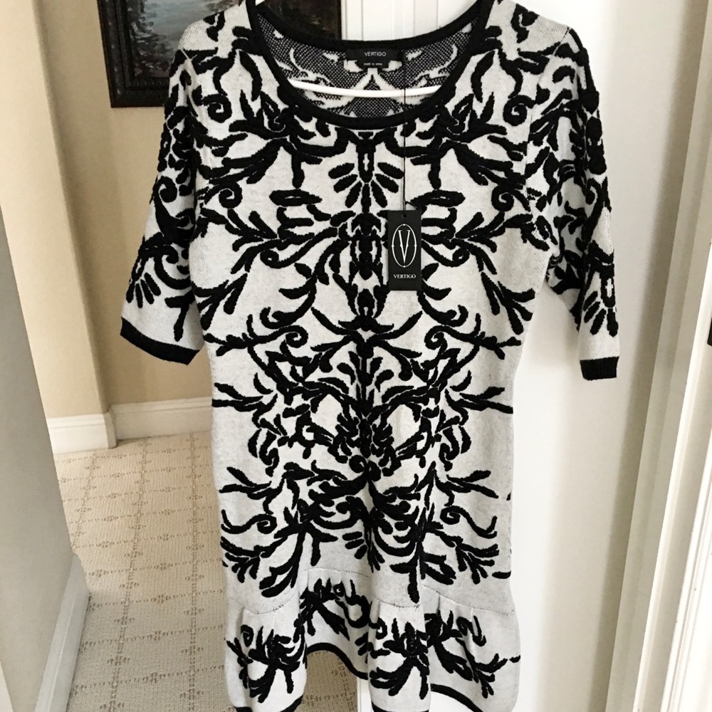 Vertigo knitted dress